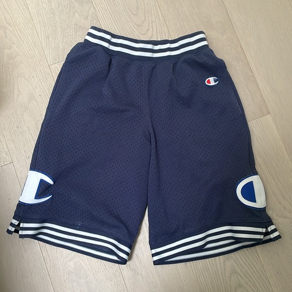 Champion basketball Shorts in excellent condition. - Picture 2 of 7